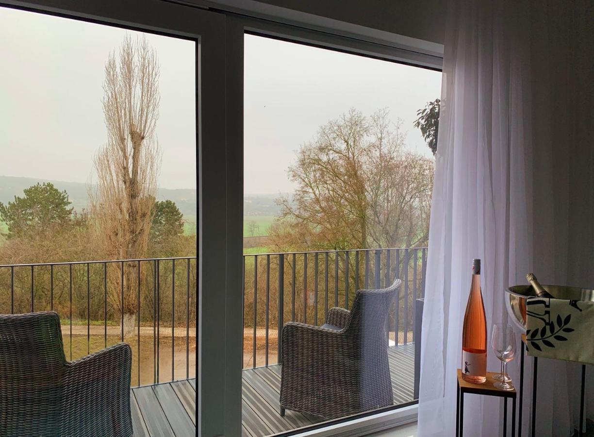 Ambiente Apartment *